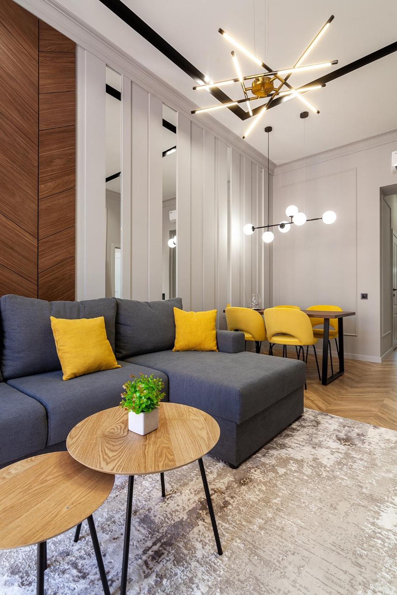Royal Aparts Multi Lviv Exterior photo
