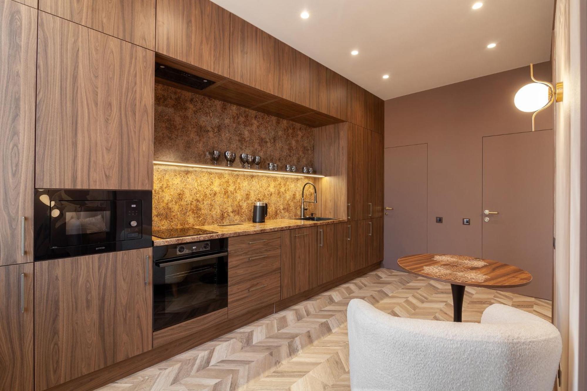 Royal Aparts Multi Lviv Exterior photo